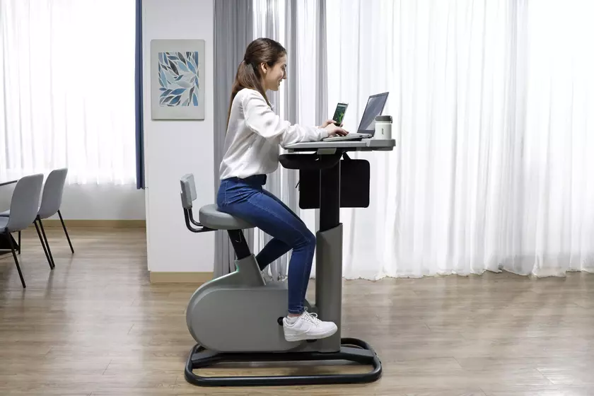 Acer представил велотренажёр за $999, который может заряжать гаджеты при вращении педалей