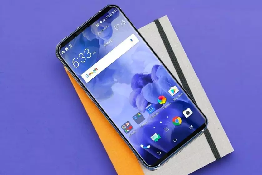 HTC, возможно, показала новый флагман U12+ в Twitter