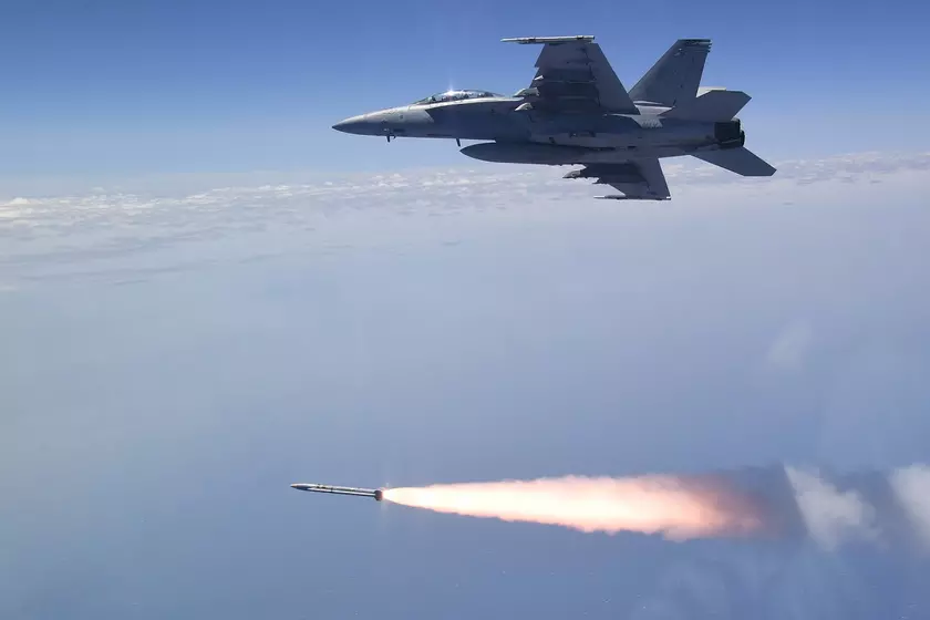 Австралия заказывает более 60 ракет AGM-88G AARGM-ER с 12 485 поражающими элементами для истребителей пятого поколения F-35 Lightning II на сумму $431 млн