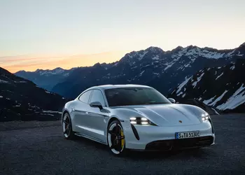 Конкурент Tesla: электроспорткар Porsche получит два мотора мощностью 750 л\с