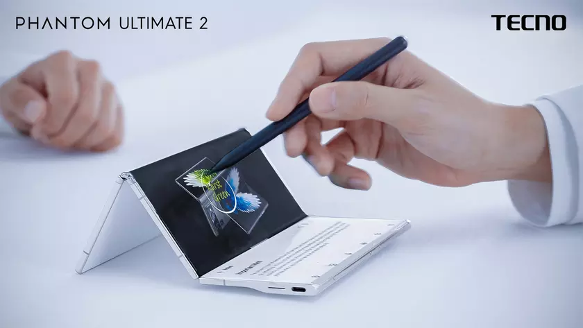 Tecno показала концепт Phantom Ultimate 2: смартфон, который складывается в трое