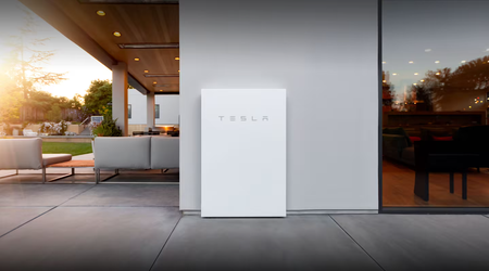 Ілон Маск передав Україні станції Tesla Powerwall