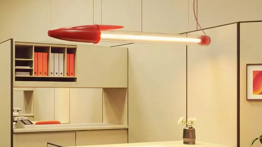 Seletti представила Bic Lamp — светильник в виде культовой шариковой ручки
