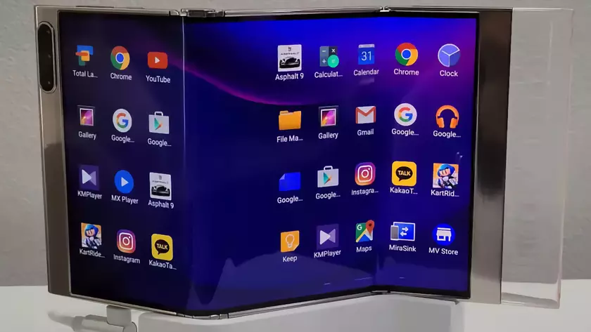 Samsung показала прототип гибкого смартфона Galaxy Fold, который складывается с двух сторон