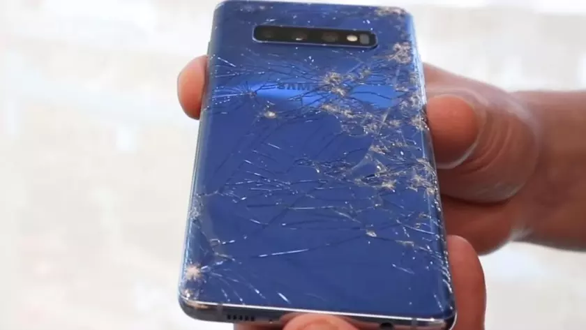Лучше не ронять: флагманы Samsung Galaxy S10 провалили дроп-тест