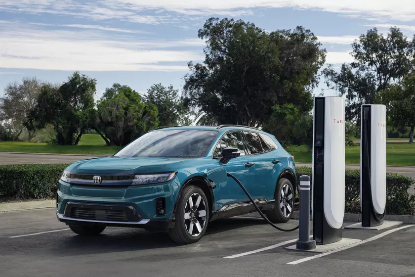 Honda Prologue и Acura ZDX: Доступ к Tesla Supercharger революционирует будущее зарядки