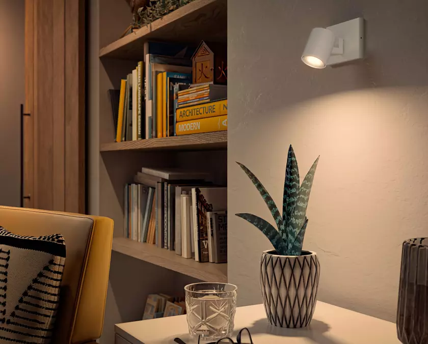 Philips Hue представила новый точечный смарт-светильник Runner с лампой GU10