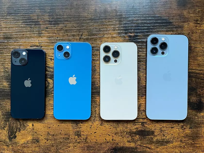 iPhone 13 Pro Max на 256 ГБ — самая популярная модель по предзаказам в Украине, самый популярный цвет — Sierra Blue