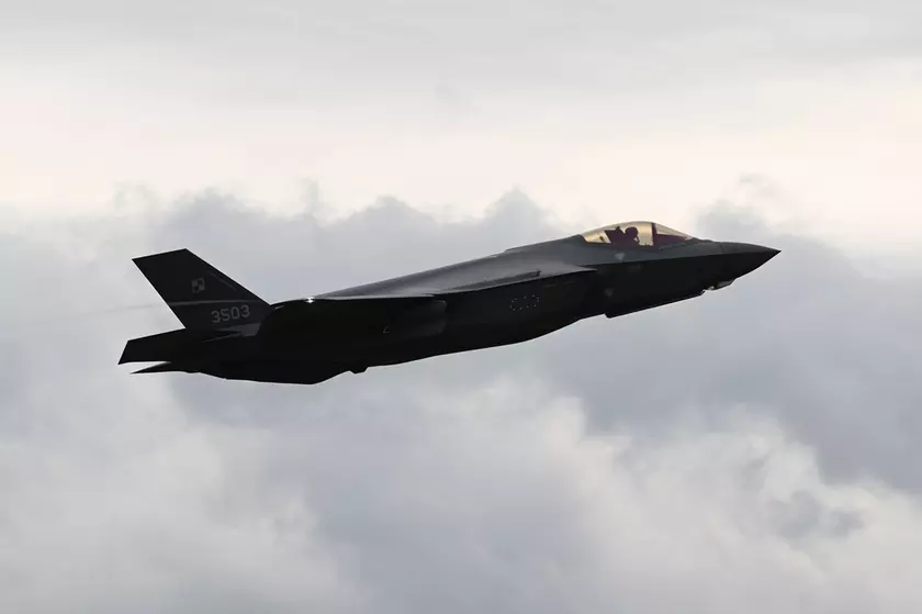 Польша взлетает: первый полет F-35A Lightning II на польских крыльях