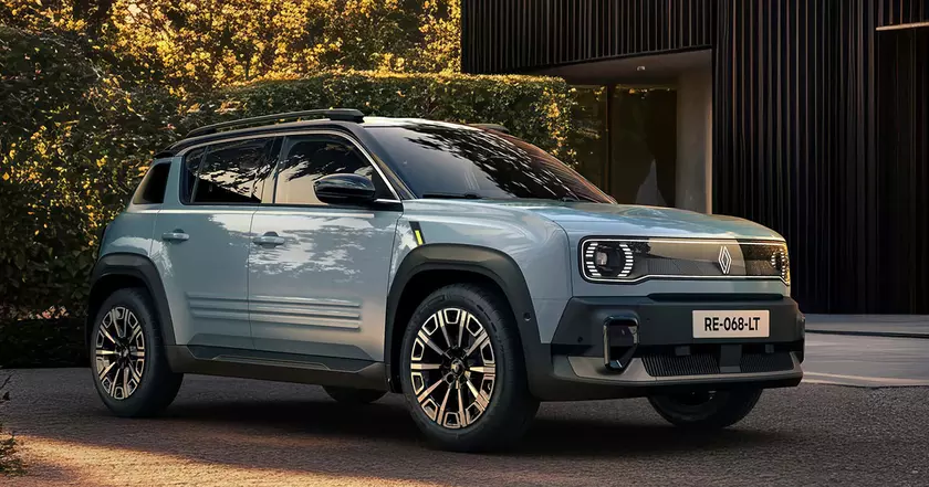 Renault Resurrects Classic with New 4 E-Tech Electric Model