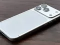 post_big2/66141-138625-66001-138433-iphone-17-pro-on-wood-table-xl-xl.webp