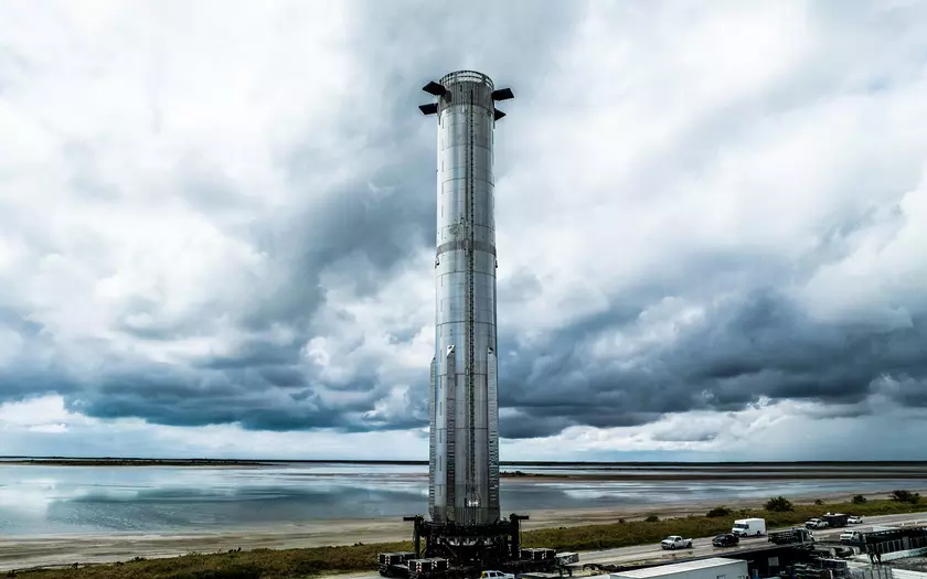 SpaceX успешно провела огневые испытания всех 33 двигателей Raptor бустера Super Heavy для ракетной системы Starship