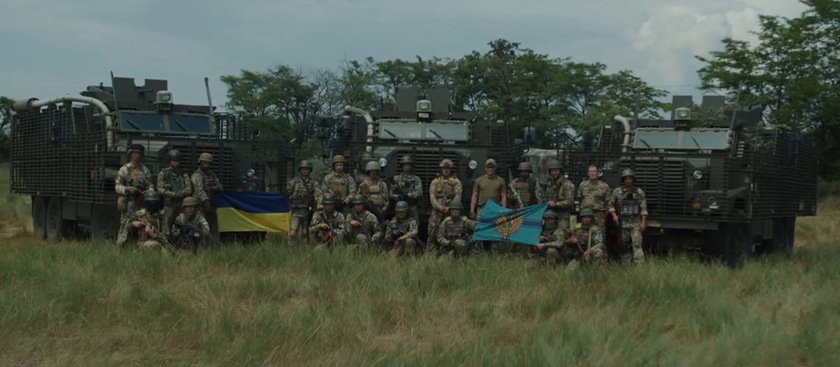 Это не фильм на Netflix – ВМС Украины опубликовали эффектное видео с британскими бронемашинами Mastiff