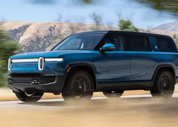 Rivian добавила Sport Mode для всех R1