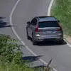 Прев'ю зображення Volvo XC60 2025 року, зйомка збоку