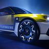 Модель Renault 5 Turbo 3E поруч з іншими автомобілями