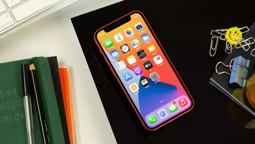 Новый iPhone SE станет последним смартфоном Apple с дисплеем LCD