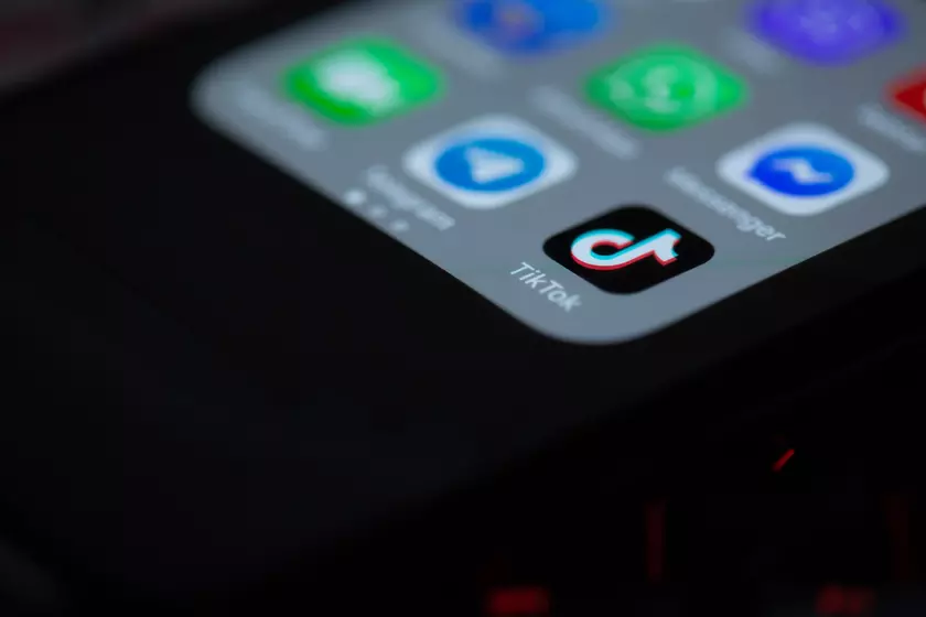 TikTok тестирует метки для контента, сгенерированного искусственным интеллектом