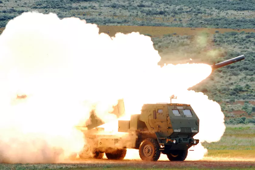 РСЗО HIMARS уничтожили военную базу российских войск в Мелитополе – ВСУ нанесли 30 ударов по аэродрому