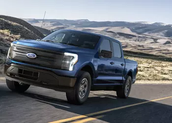 Ford отзывает 12 000 грузовиков F-150 Lightning из-за проблемы, которая уже привела к аварии