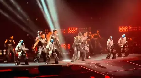 This is a must-see! Unitree androids outshine a Chinese pop star with their dance