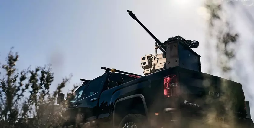 Австралийская компания Electro Optic Systems передаст Украине антидроновые системы Slinger с 30-мм пушками Bushmaster M230LF и пулеметами FN MAG