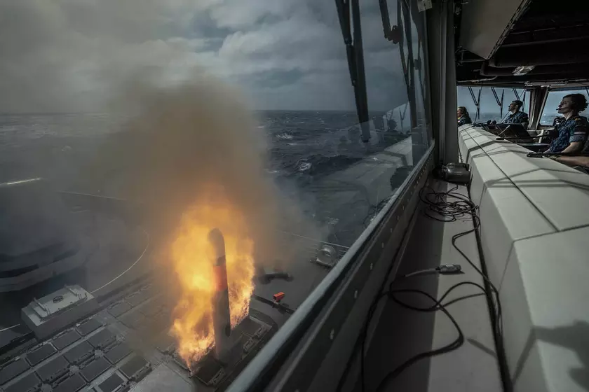 Фрегат HNLMS: Исторический запуск ракеты Tomahawk