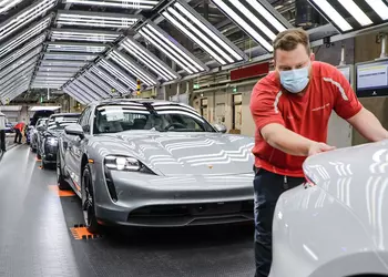 Porsche сократит 1900 рабочих мест к 2029 году из-за падения спроса на электромобили