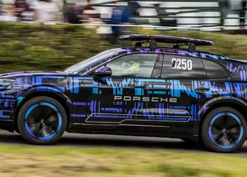 Porsche Cayenne Electric ставит рекорды не дожидаясь начала продаж