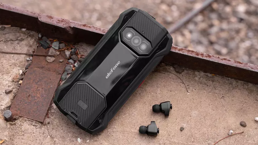Ulefone Armor 15 – первый в мире защищённый смартфон с интегрированными беспроводными наушниками