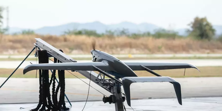Фонд UNITED24 передал ВСУ БПЛА Raybird-3, он может летать до 2500 км и находится в воздухе до 28 часов