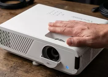 ViewSonic PX700HDH Is the Projector I’d Buy Under $500