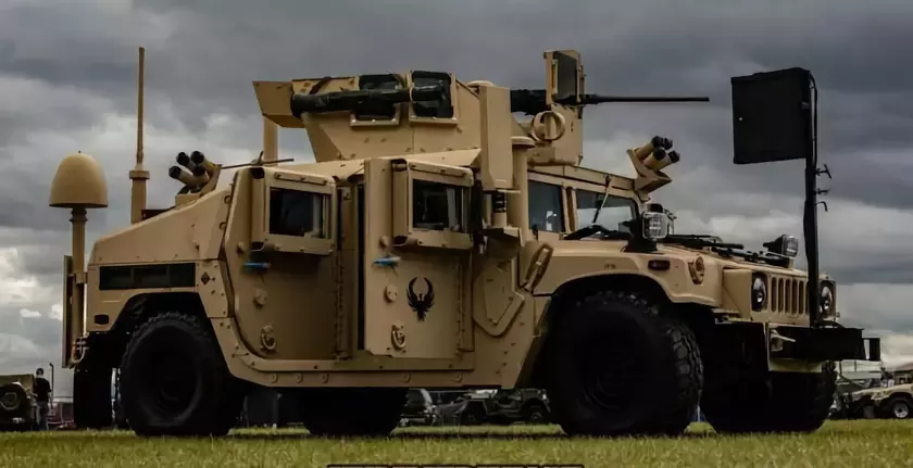 Уникальные кадры: украинские ССО на американских автомобилях M1151A1 HMMWV с пулемётами Browning M2 и гранатомётами M136A1 AT4-CS освобождают оккупированное село 