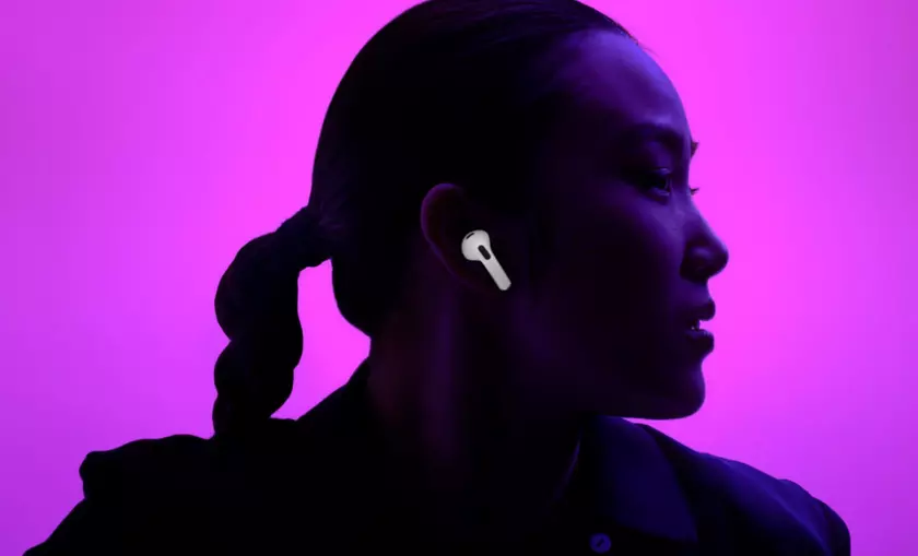 Bloomberg: осенью Apple представит две модели AirPods 4. Компания рассчитывает, что наушники станут хитом