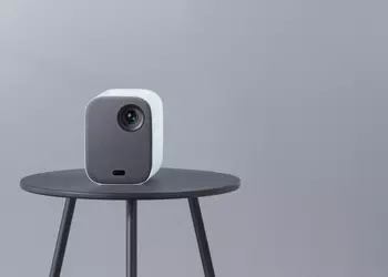 Xiaomi Mi Smart Projector 2: компактный проектор с Dolby Audio, Android TV и Google Assistant за €600