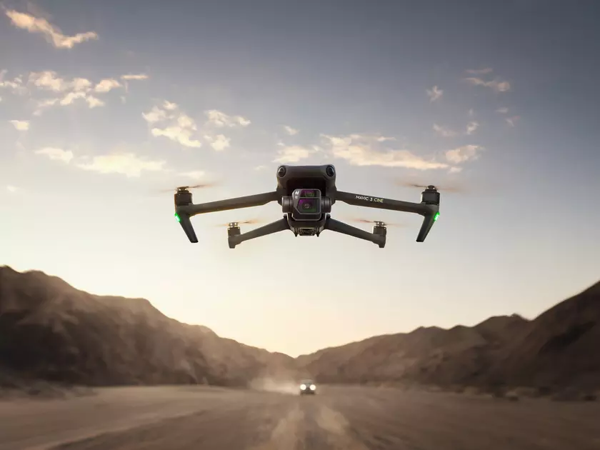 «Метинвест» Рината Ахметова передал Вооружённым Силам 150 квадрокоптеров DJI Mavic 3 Fly More Combo