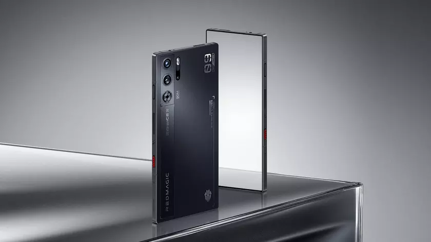 Red Magic 9 Pro и Pro+: полностью плоский корпус, подэкранная камера, 24 ГБ памяти и зарядка на 165 Вт по цене от $620