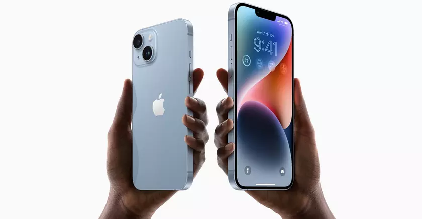 В Китае женщина пришла в Apple Store, зубами перекусила защитный кабель и украла iPhone 14 Plus, потому что ей не понравилась цена