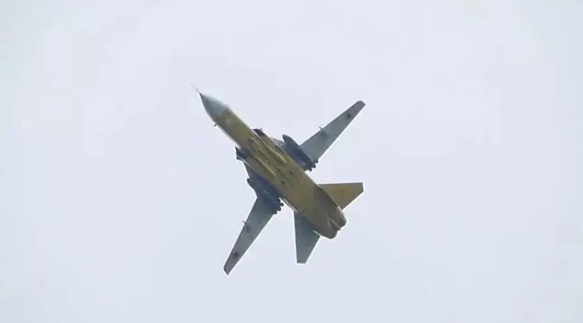 В украинских бомбардировщиках Су-24 установлены пилоны от британских самолётов Tornado, это позволяет им нести ракеты Storm Shadow