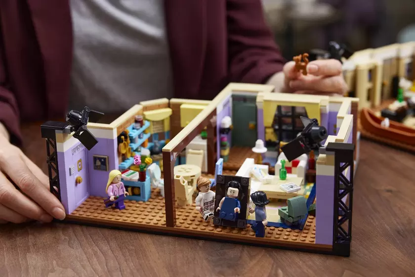 LEGO выпустила конструктор из 2048 деталей по мотивам сериала «Друзья»