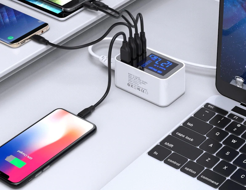 Uslion 3750: 4-портовое зарядное устройство с дисплеем