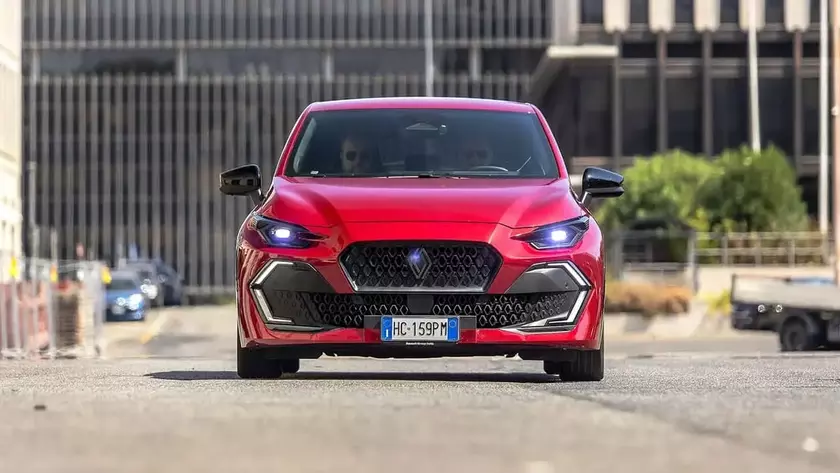 Renault Clio full hybrid E-Tech 160