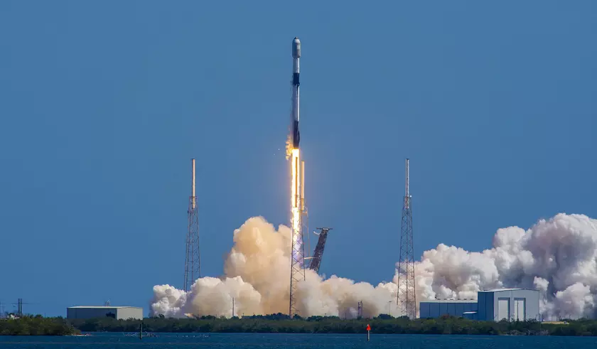 SpaceX провела юбилейный пуск в 2023 году – Falcon 9 отправила на орбиту 56 спутников Starlink