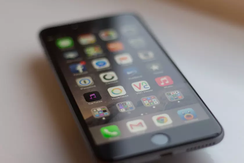 Apple заказала у Samsung Display 100 млн AMOLED-дисплеев  размером 5.5 дюйма