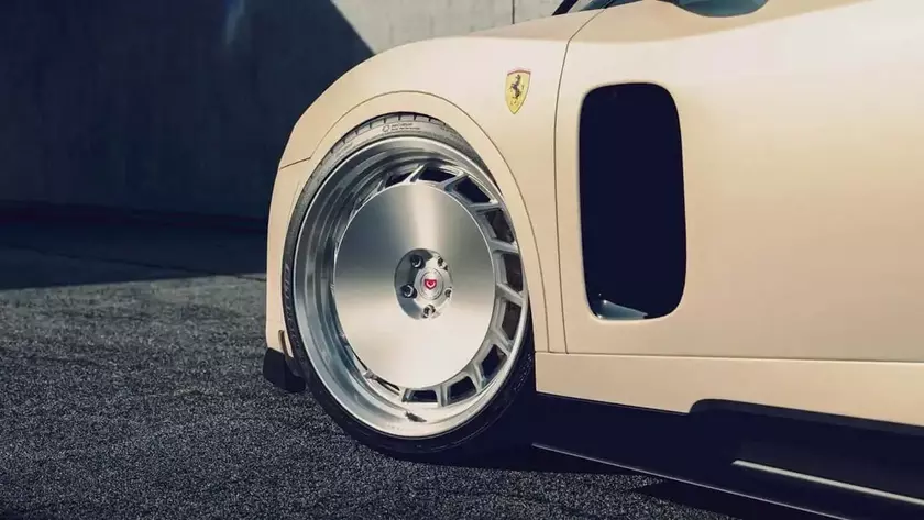 Электрическая Ferrari Luce на дисках Vossen
