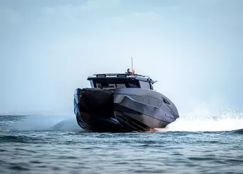 Brabus Ultima 55: когда тюнинга Mercedes становится мало и хочется на воду