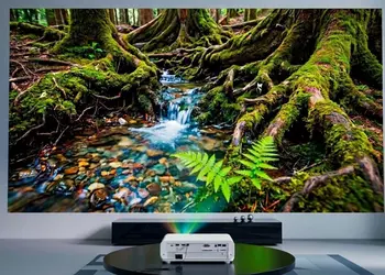 ViewSonic PX700HDH Projector Drops $100 — Worth a Look