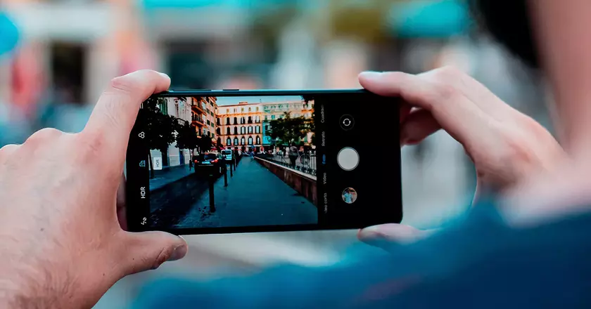 В камере MIUI появилась функция Front camera assistant: рассказываем что это такое
