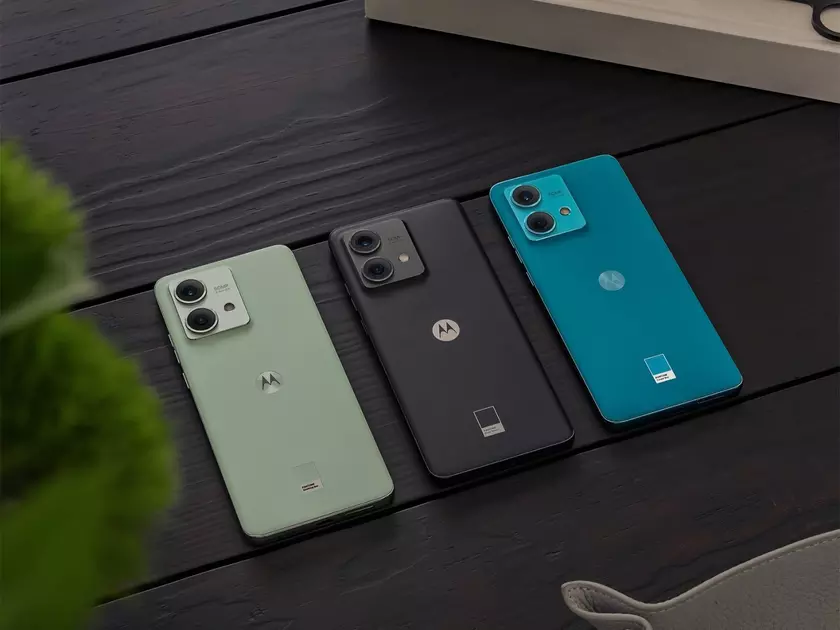 Лучше поздно, чем никогда: Motorola Edge 40 Neo начала получать Android 14 