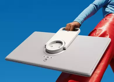 Нові часи потребують нових екранів: огляд Samsung The Movingstyle